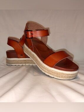 Mia Kiera, Cognac Bonan. Size 7M